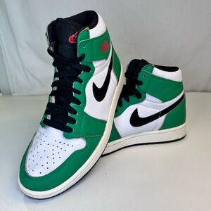 Nike Air Jordan Women’s Green and White Leather High Tops. Size 7.5